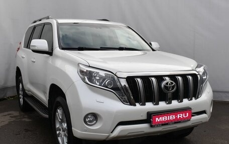 Toyota Land Cruiser Prado 150 рестайлинг 2, 2015 год, 3 849 000 рублей, 3 фотография