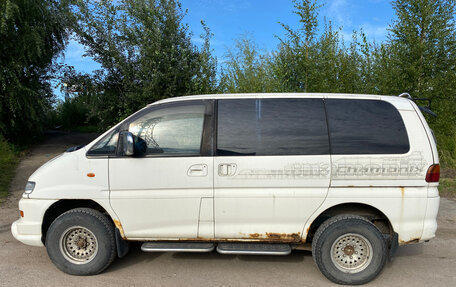 Mitsubishi Delica IV, 2005 год, 385 000 рублей, 10 фотография