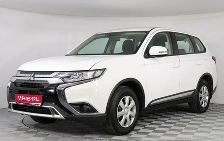 Mitsubishi Outlander III рестайлинг 3, 2019 год, 2 349 000 рублей, 1 фотография