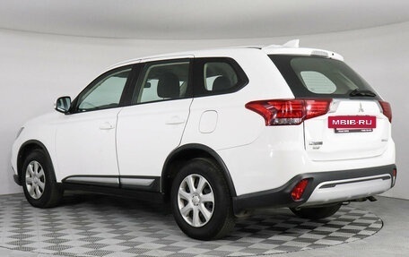 Mitsubishi Outlander III рестайлинг 3, 2019 год, 2 349 000 рублей, 7 фотография