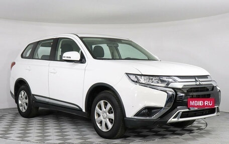 Mitsubishi Outlander III рестайлинг 3, 2019 год, 2 349 000 рублей, 3 фотография