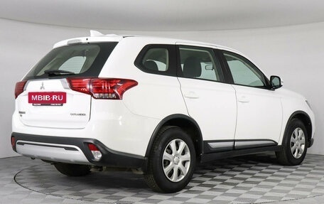 Mitsubishi Outlander III рестайлинг 3, 2019 год, 2 349 000 рублей, 5 фотография