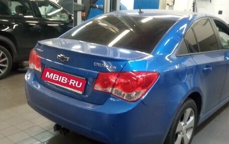 Chevrolet Cruze II, 2011 год, 660 000 рублей, 3 фотография