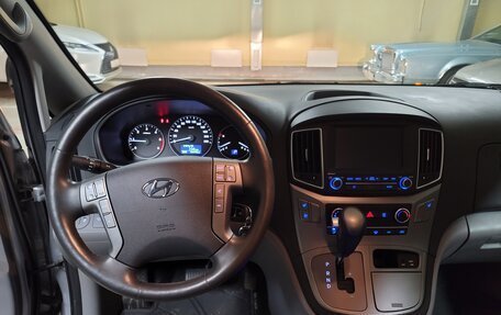 Hyundai Grand Starex Grand Starex I рестайлинг 2, 2019 год, 3 590 000 рублей, 22 фотография