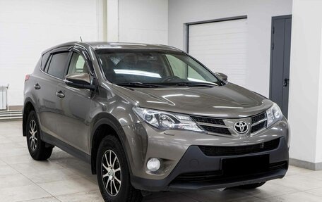 Toyota RAV4, 2015 год, 2 159 000 рублей, 3 фотография