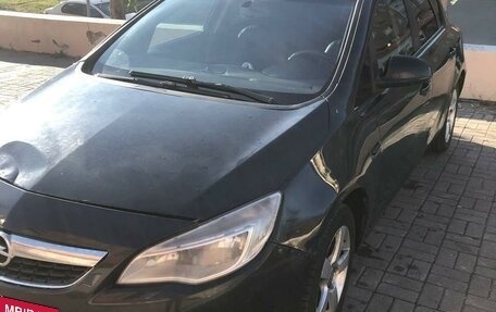 Opel Astra J, 2011 год, 390 000 рублей, 2 фотография