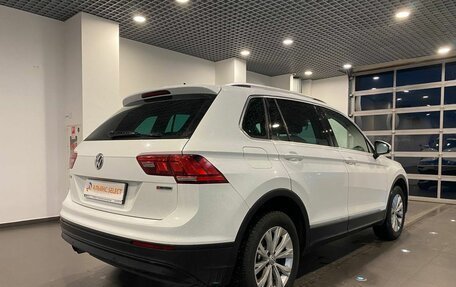 Volkswagen Tiguan II, 2019 год, 2 890 000 рублей, 3 фотография