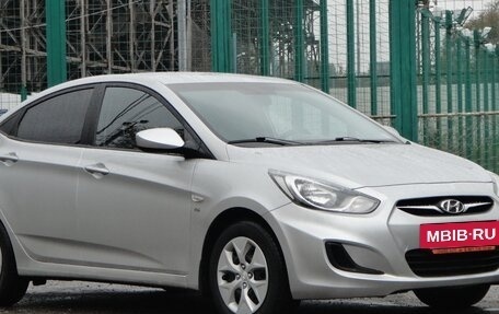 Hyundai Solaris II рестайлинг, 2013 год, 950 000 рублей, 5 фотография