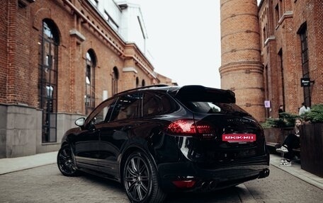 Porsche Cayenne III, 2011 год, 21 фотография