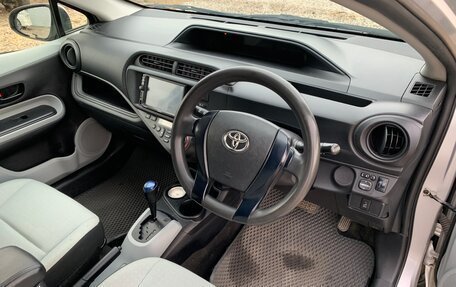 Toyota Aqua I, 2013 год, 780 000 рублей, 12 фотография