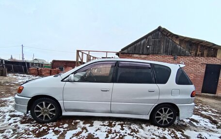 Toyota Ipsum II, 2000 год, 720 000 рублей, 25 фотография