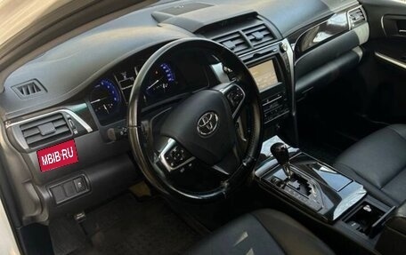 Toyota Camry, 2015 год, 2 200 000 рублей, 4 фотография