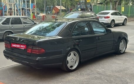 Mercedes-Benz E-Класс, 1999 год, 1 100 000 рублей, 5 фотография