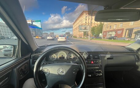 Mercedes-Benz E-Класс, 1999 год, 1 100 000 рублей, 13 фотография