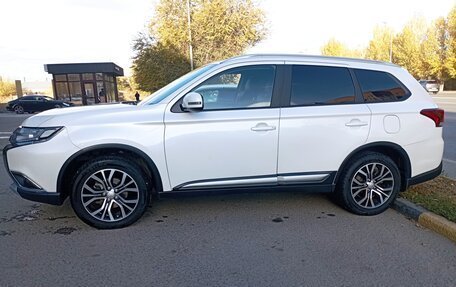 Mitsubishi Outlander III рестайлинг 3, 2018 год, 1 920 000 рублей, 7 фотография