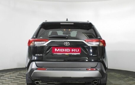 Toyota RAV4, 2021 год, 3 920 000 рублей, 6 фотография