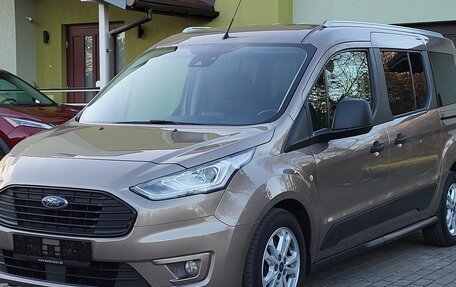 Ford Tourneo Connect II рестайлинг, 2019 год, 2 220 000 рублей, 3 фотография