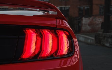 Ford Mustang VI рестайлинг, 2019 год, 4 210 000 рублей, 12 фотография