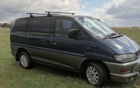 Mitsubishi Space Gear I рестайлинг, 2000 год, 750 000 рублей, 4 фотография