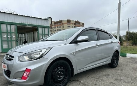 Hyundai Solaris II рестайлинг, 2011 год, 828 000 рублей, 2 фотография