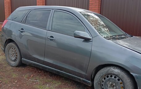 Toyota Matrix, 2004 год, 540 000 рублей, 2 фотография