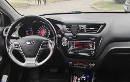 KIA Rio III рестайлинг, 2015 год, 1 050 000 рублей, 2 фотография