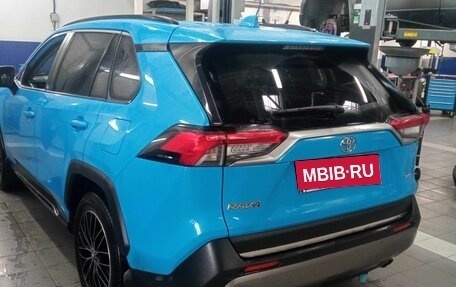 Toyota RAV4, 2019 год, 3 348 000 рублей, 4 фотография