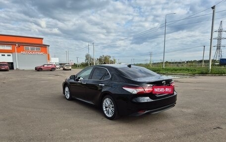 Toyota Camry, 2019 год, 3 390 000 рублей, 6 фотография