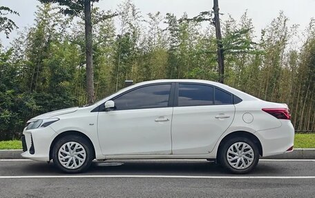 Toyota Vios III, 2021 год, 1 350 000 рублей, 4 фотография