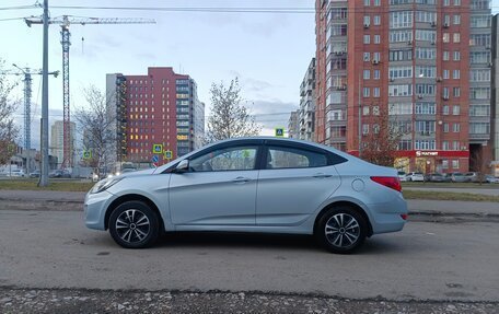 Hyundai Solaris II рестайлинг, 2011 год, 730 000 рублей, 1 фотография