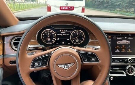 Bentley Flying Spur, 2021 год, 28 000 000 рублей, 3 фотография