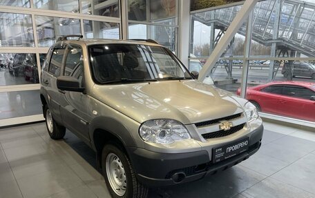 Chevrolet Niva I рестайлинг, 2016 год, 916 000 рублей, 3 фотография