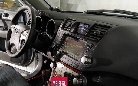 Toyota Highlander III, 2011 год, 1 959 000 рублей, 7 фотография