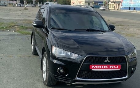 Mitsubishi Outlander III рестайлинг 3, 2010 год, 1 500 000 рублей, 2 фотография