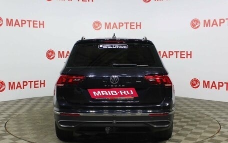 Volkswagen Tiguan II, 2021 год, 2 799 000 рублей, 6 фотография