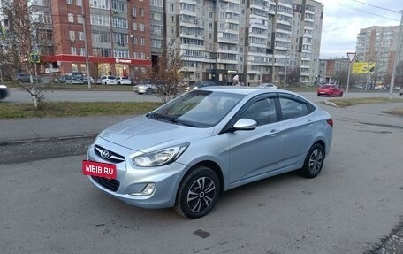 Hyundai Solaris II рестайлинг, 2011 год, 730 000 рублей, 2 фотография