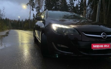 Opel Astra J, 2013 год, 990 000 рублей, 5 фотография