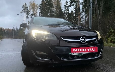 Opel Astra J, 2013 год, 990 000 рублей, 3 фотография