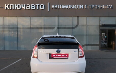 Toyota Prius, 2014 год, 1 359 000 рублей, 4 фотография