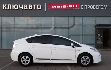 Toyota Prius, 2014 год, 1 359 000 рублей, 8 фотография