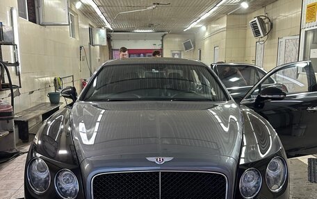 Bentley Flying Spur II, 2016 год, 8 300 000 рублей, 3 фотография