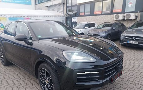 Porsche Cayenne III, 2023 год, 16 000 000 рублей, 3 фотография