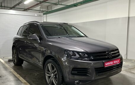 Volkswagen Touareg III, 2011 год, 2 600 000 рублей, 1 фотография