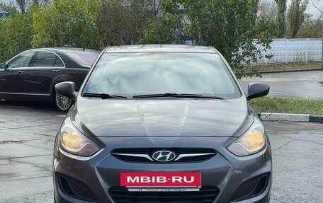 Hyundai Solaris II рестайлинг, 2012 год, 900 000 рублей, 4 фотография