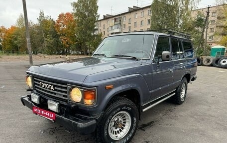 Toyota Land Cruiser 70, 1985 год, 1 250 000 рублей, 2 фотография