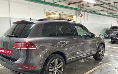 Volkswagen Touareg III, 2011 год, 2 600 000 рублей, 4 фотография