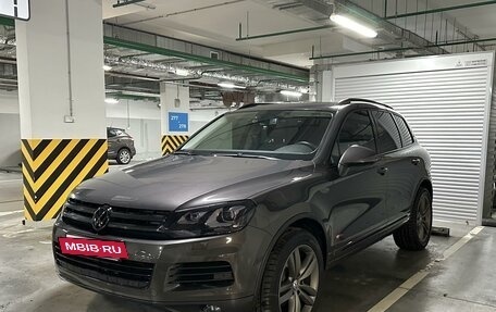 Volkswagen Touareg III, 2011 год, 2 600 000 рублей, 2 фотография