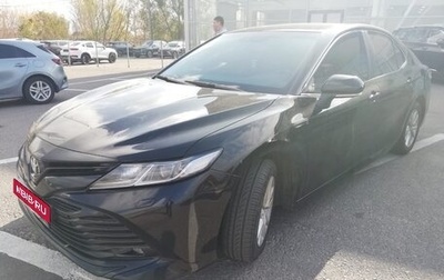 Toyota Camry, 2019 год, 3 000 000 рублей, 1 фотография