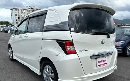 Honda Freed I, 2014 год, 950 000 рублей, 5 фотография