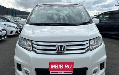 Honda Freed I, 2014 год, 950 000 рублей, 2 фотография